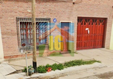 Guemes : Casa con Garaje ,-Barrio Naranjito Alquiler